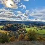 2 A 4 Personnes ,au Coeur Des Volcans