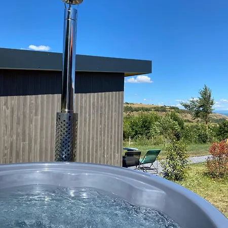 2 A 4 Personnes ,au Coeur Des Volcans * Grandeyrolles